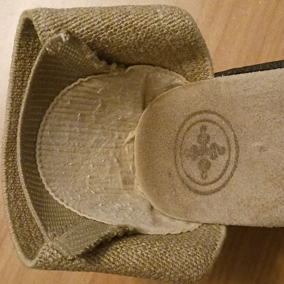 Stretch Sandals in Taupe are Made in Mexico in Size 10  (No Brand Name) - Picture 6 of 9